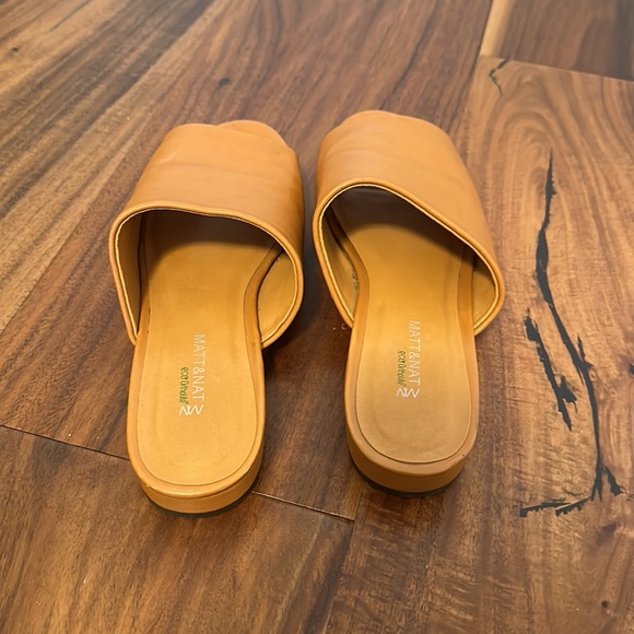 Burnt orange faux leather Matt&Nat sandals size 7.5 - Picture 3 of 5